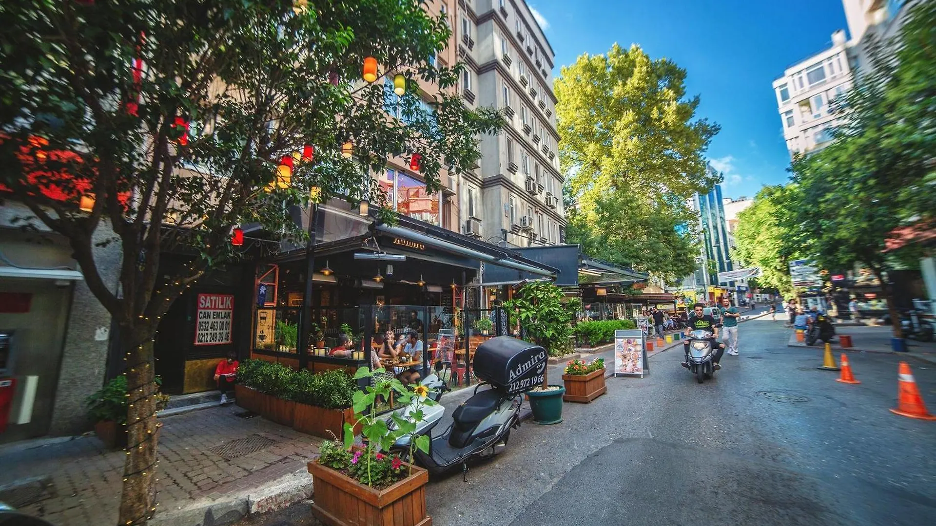 Cozy Getaway - Warmth And Comfort In The City Istanbul Turkey